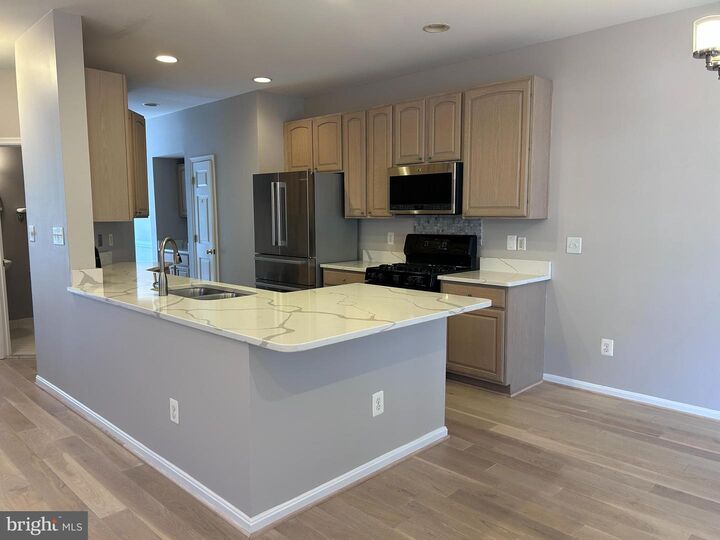 Property Photo: 20381 Fallsway Terrace VA 20165