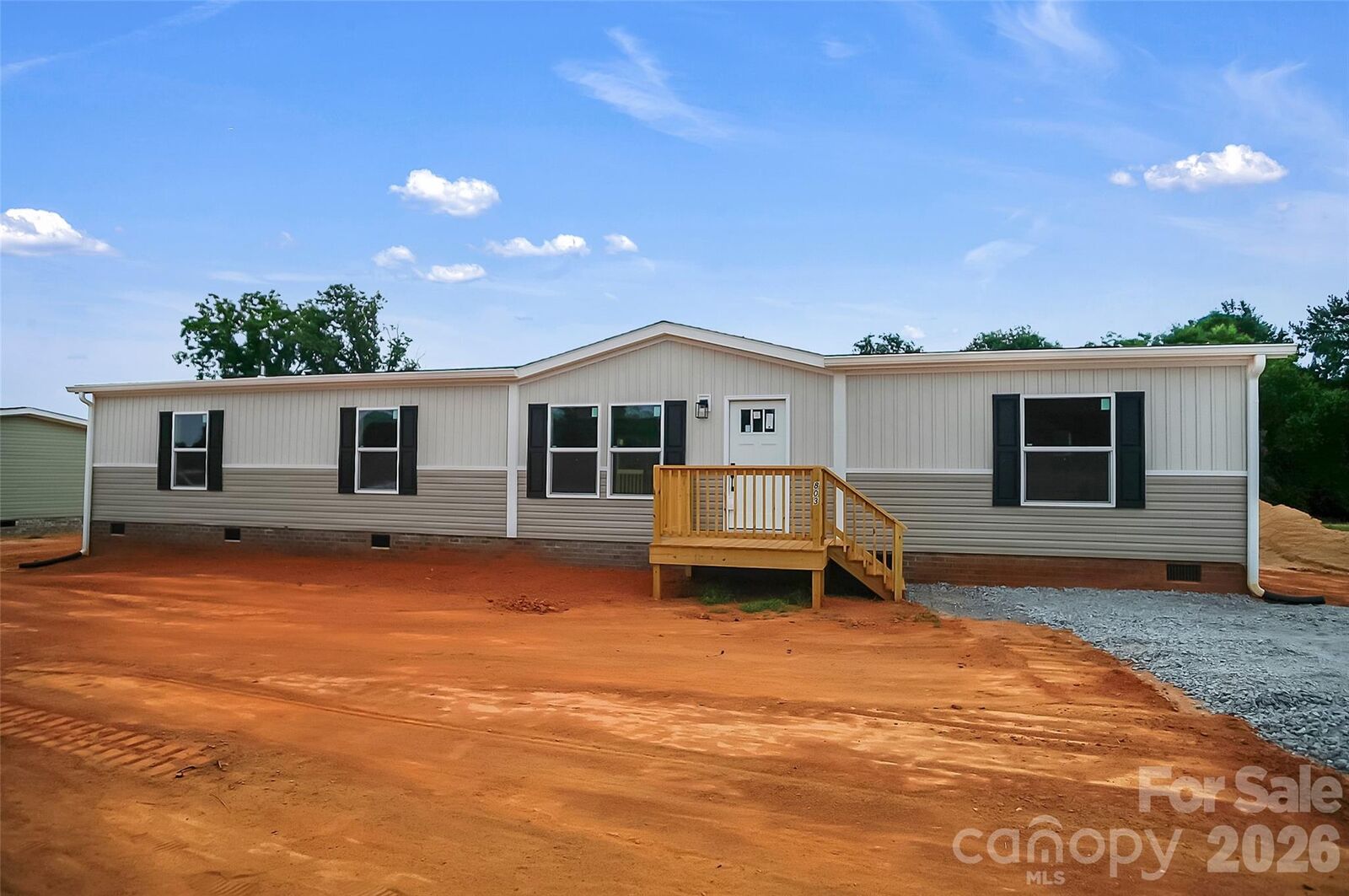 Property Photo:  803 Eagle View Lane  NC 28090 