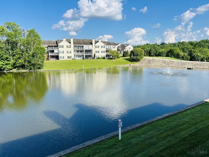Property Photo: 5174 Shoreview Run OH 45248