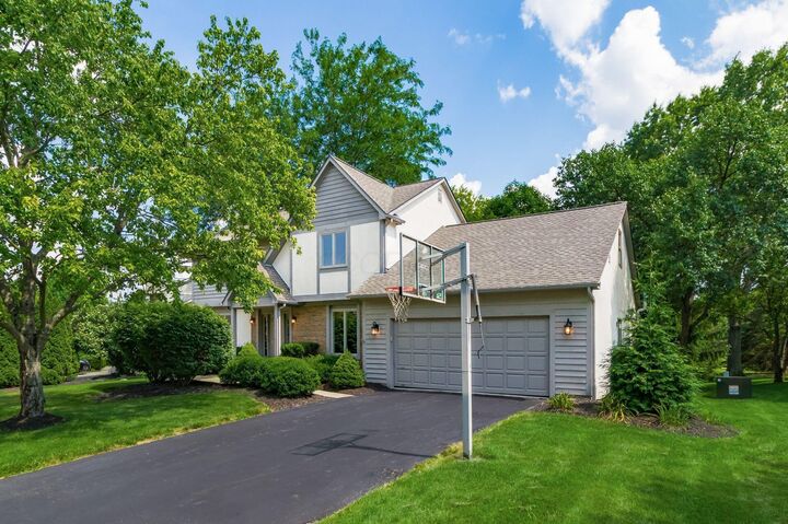 Property Photo: 5341 Aryshire Drive OH 43017