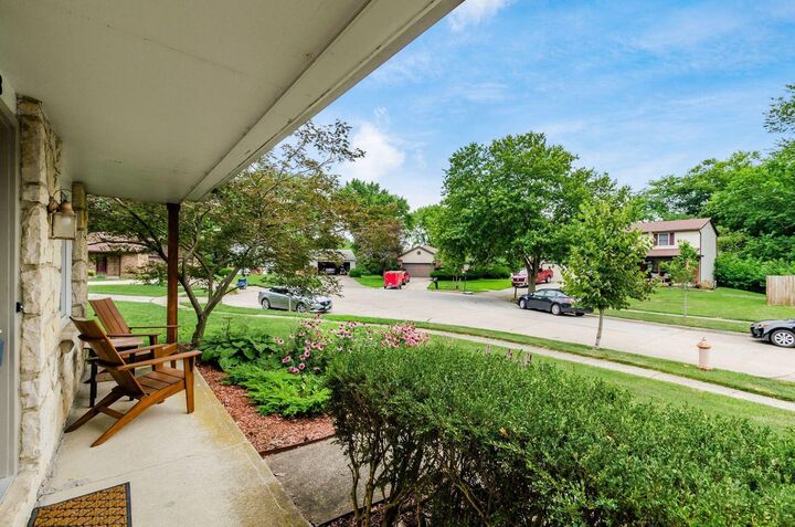 Property Photo: 7013 Willowford Lane OH 43235