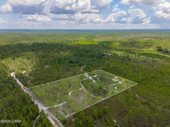 Property Photo: 18972 Timbercrest Road FL 32438