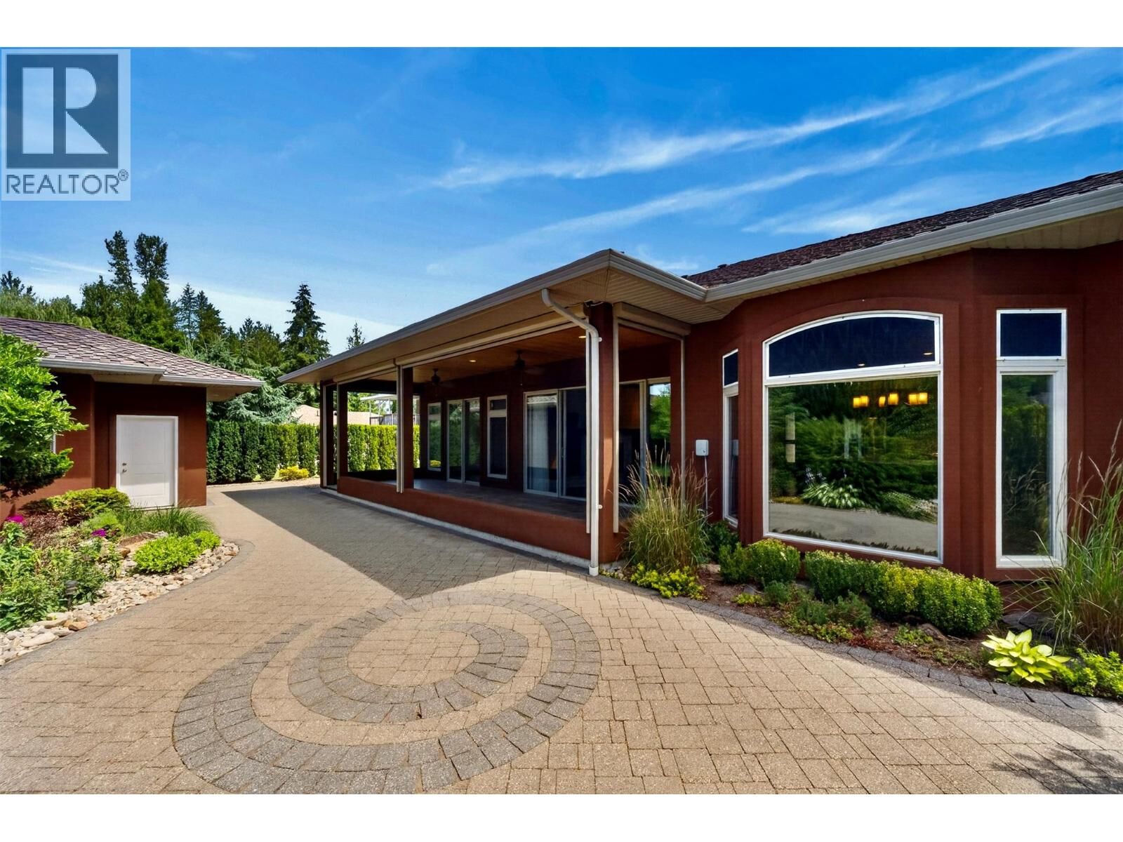 Property Photo: 442 Cottonwood Avenue BC V0E 2V1