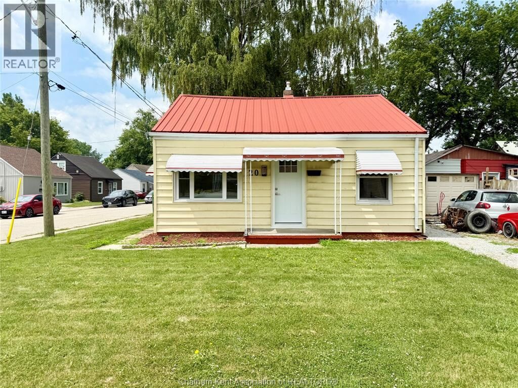 Property Photo: 20 McNaughton Avenue ON N8A 1R8