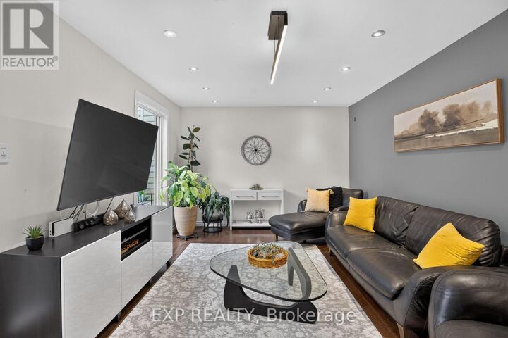 Property Photo: 2490 Regina Street ON K2B 6X5