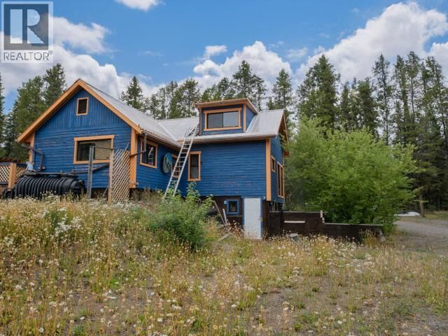 Property Photo: 198 Taku Boulevard YT Y0B 1T0