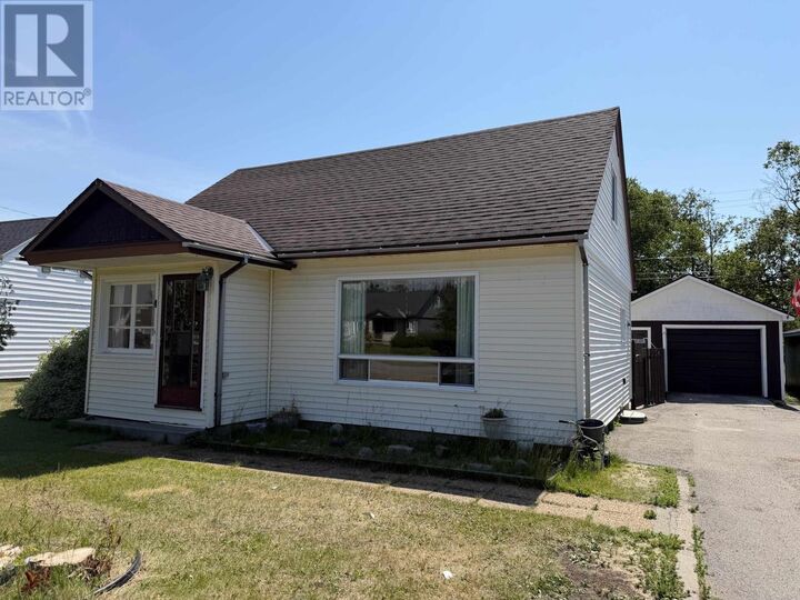 4 Elizabeth Ave — photo 1