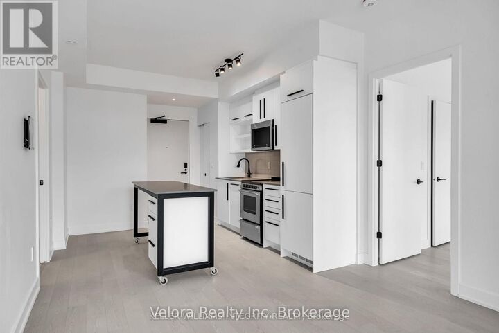 Property Photo: 560 Rideau Street 905 ON K1N 0G3