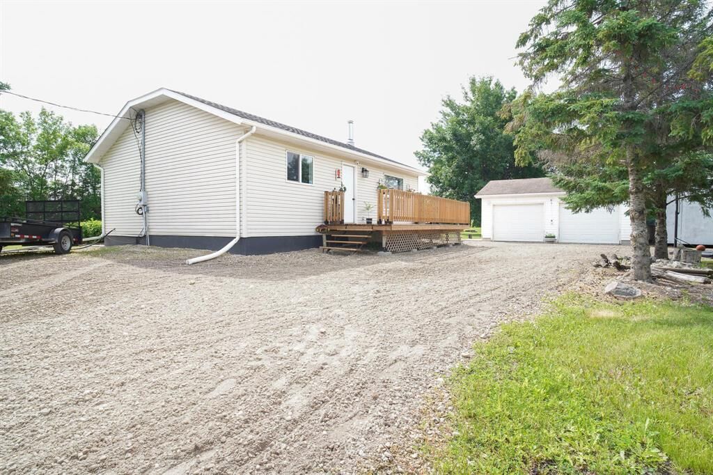 Property Photo: 40020 Mile 69N Road MB R0E 0C0