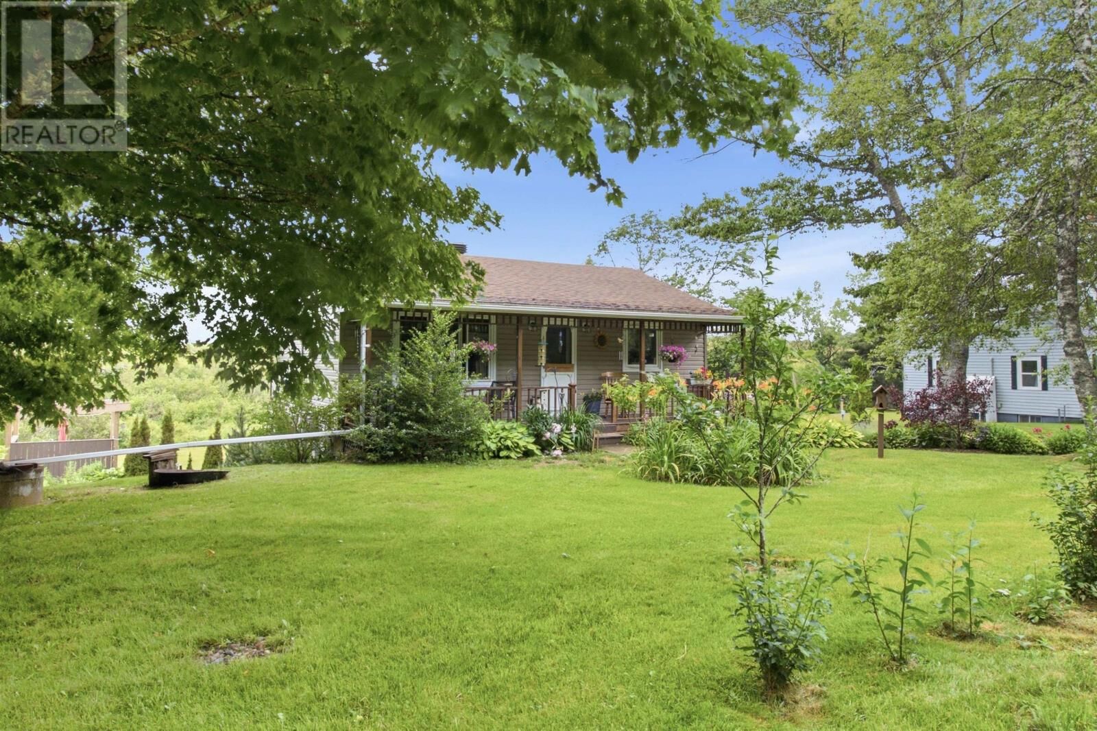 Property Photo: 6826 Highway 1 NS B0N 1L0