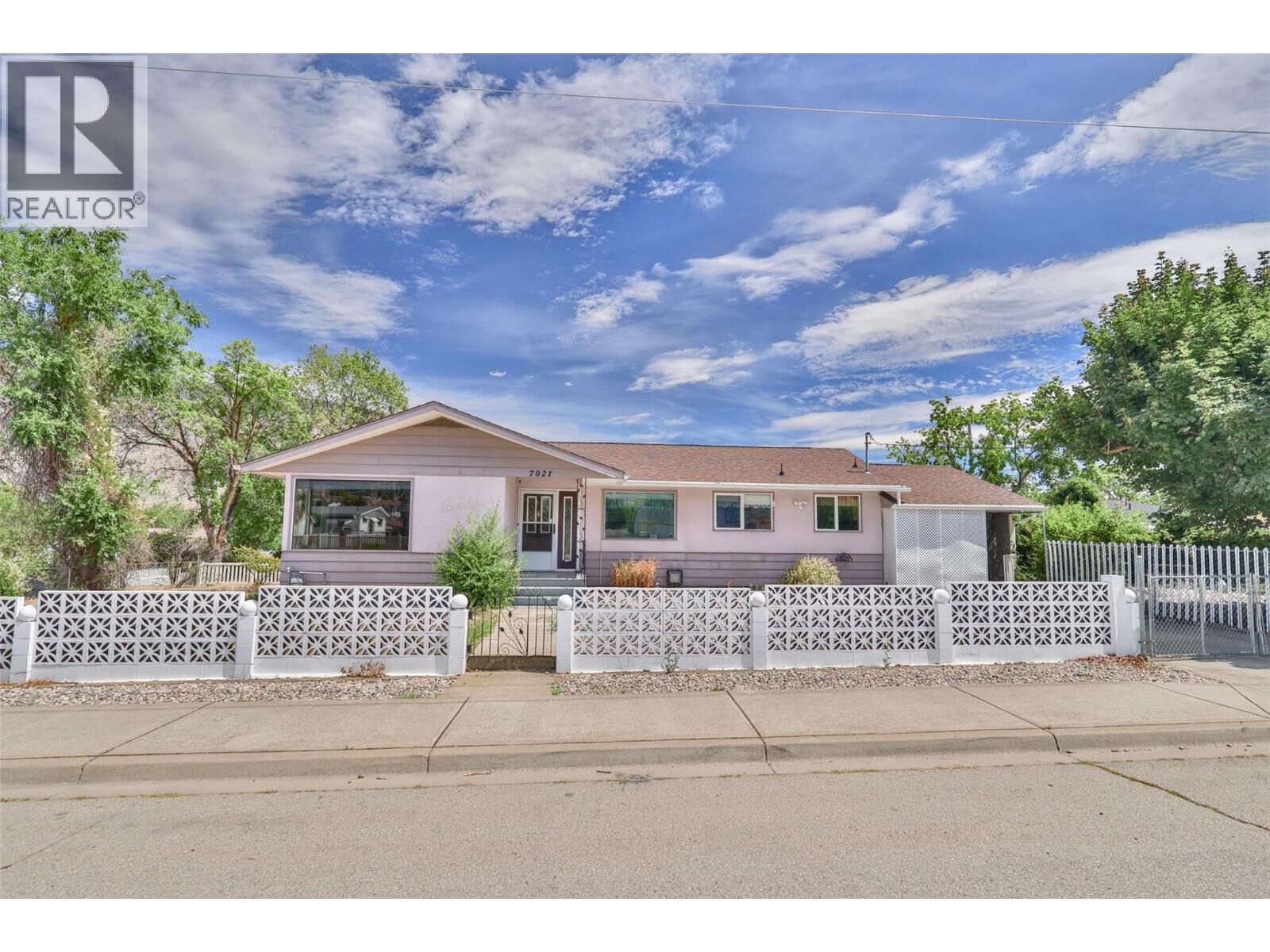 Property Photo: 7021 87th Street BC V0H 1V0