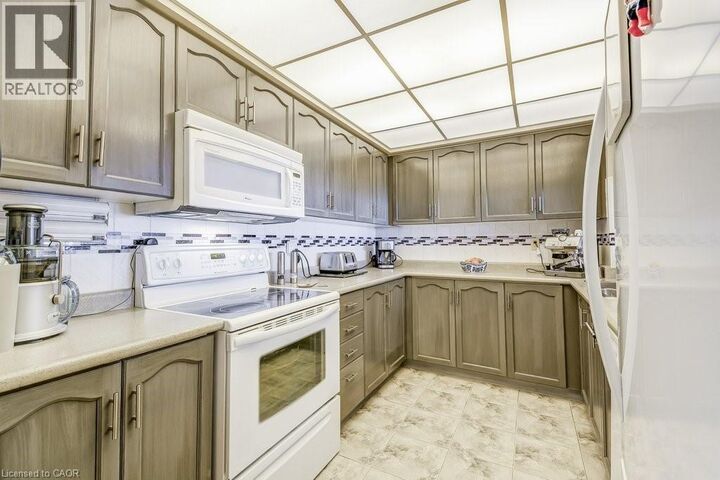 Property Photo:  495 Highway No. 8 510  ON L8G 5E1 