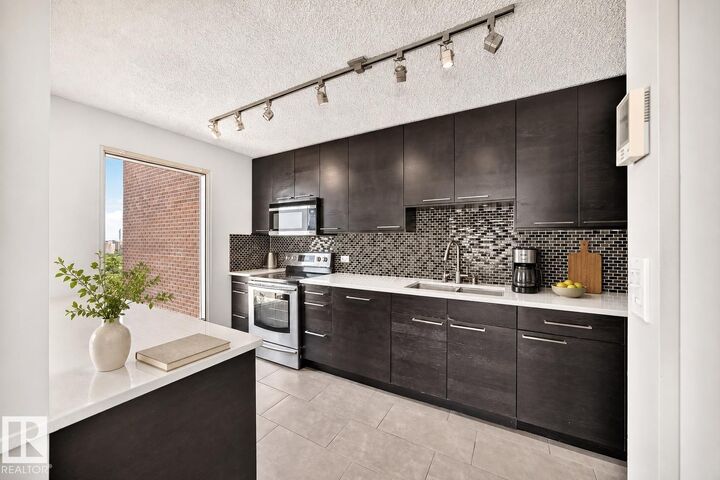 11027 87 Avenue NW 1802 — photo 1