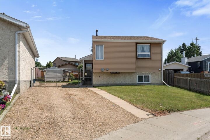 Property Photo: 76 Chungo Crescent AB T9G 1V5