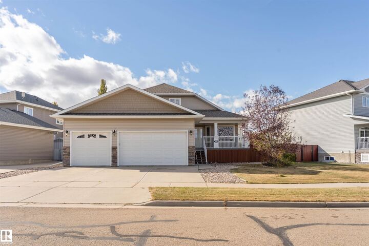 Property Photo:  3712 69 Street  AB T4V 5B7 