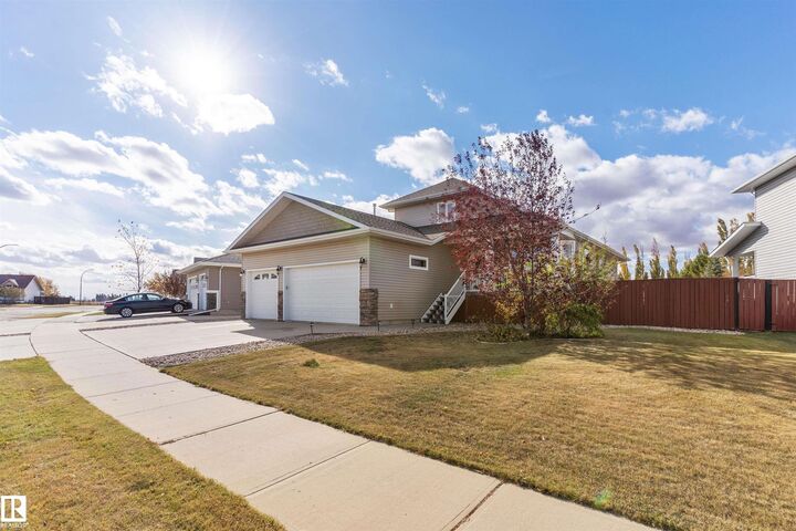 Property Photo: 3712 69 Street AB T4V 5B7