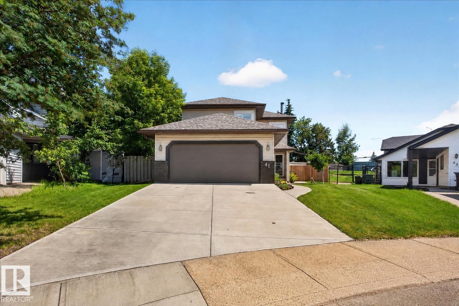 Property Photo:  41 Ventnor Place  AB T8A 4W8 