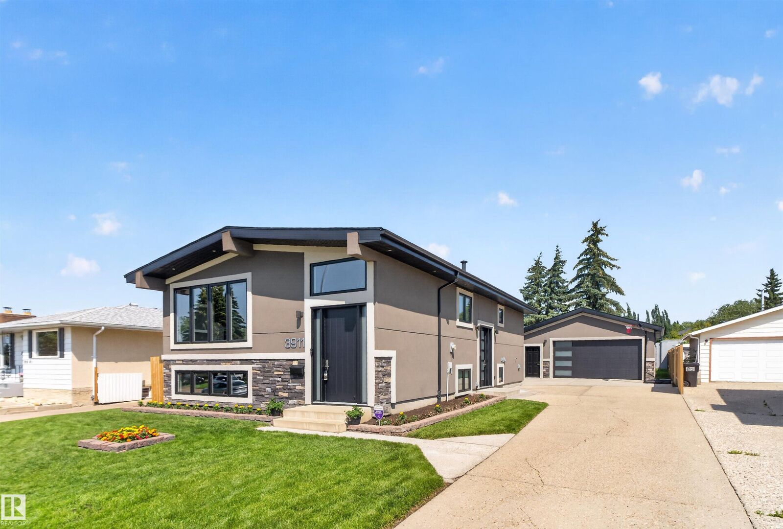 Property Photo:  3911 67 Street NW  AB T6K 2N7 