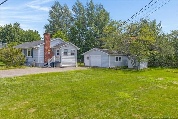 Property Photo:  10 Donlyn Drive  NB E2E 4J7 