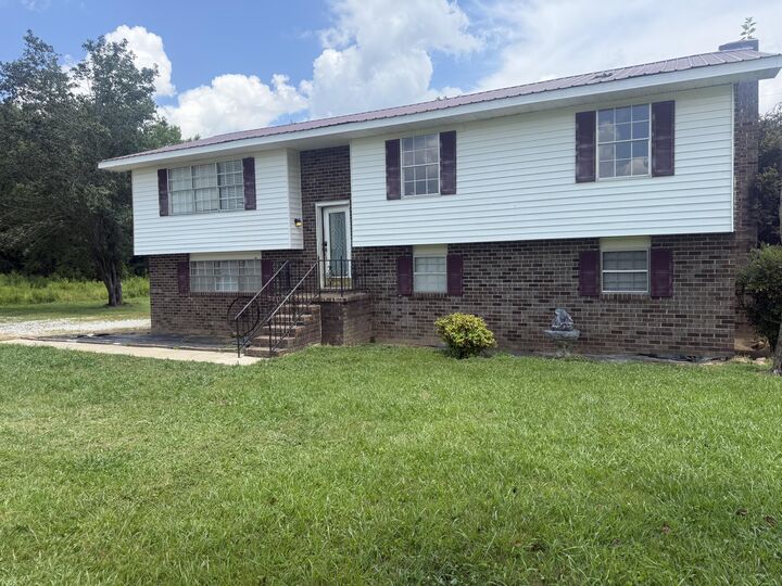 Property Photo:  202 County Road  AL 35979 