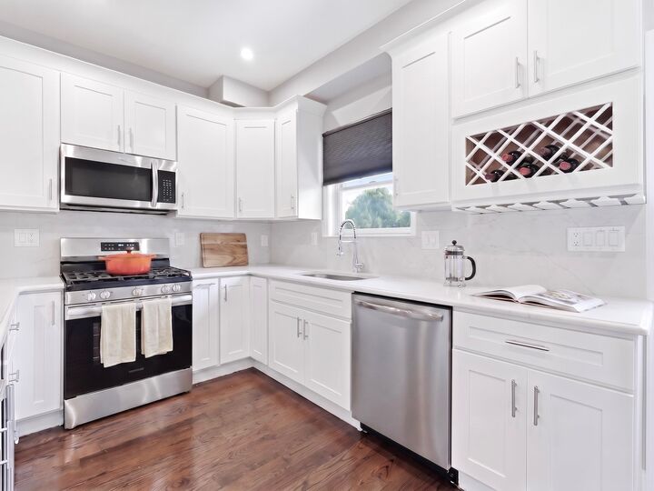 Property Photo:  155 Laidlaw Ave 101  NJ 07306 