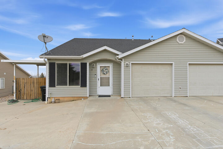 Property Photo:  591-593 E Nichols Canyon Road + Rv Garage  UT 84721 
