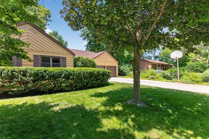 Property Photo: 1019 Arkansas Avenue IA 50014