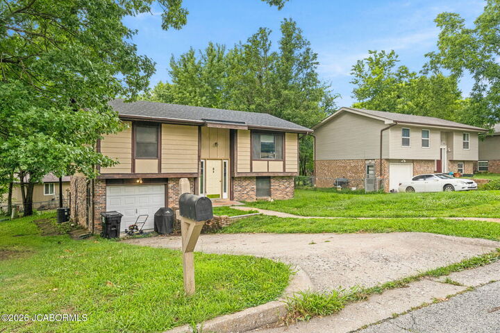Property Photo:  5020 Shady Lane  MO 65109 