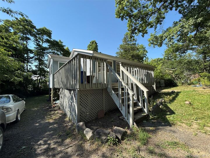 Property Photo:  7 Summit Trail  NY 10950 