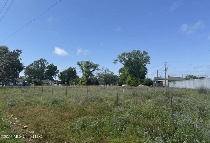 Property Photo:  2301 24th Avenue  MS 39501 