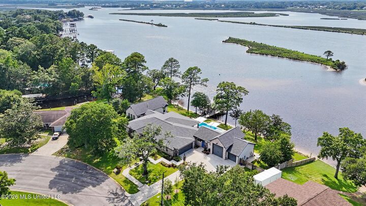 Property Photo:  927 N Shore Drive  MS 39532 
