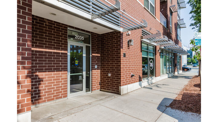 Property Photo:  2035 S Indiana Avenue 401  IL 60616 