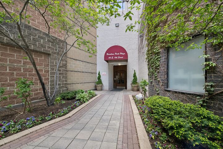 Property Photo:  40 E 9th Street 1616  IL 60605 