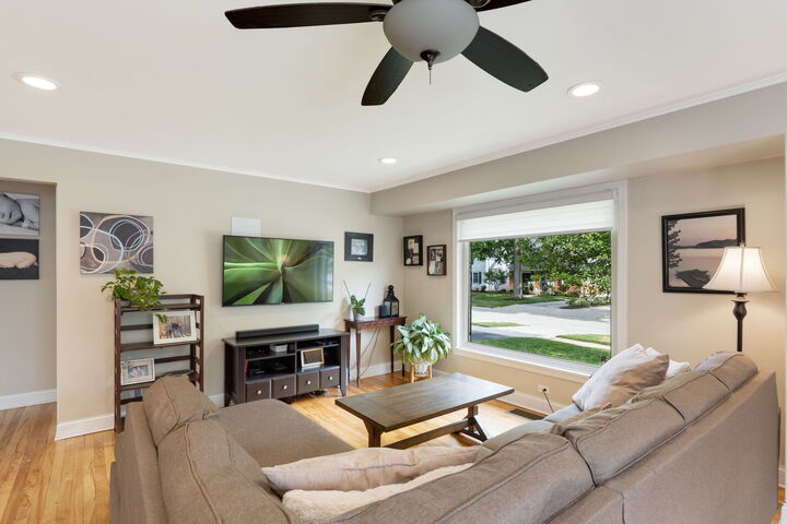 Property Photo:  515 Longfellow Avenue  IL 60015 