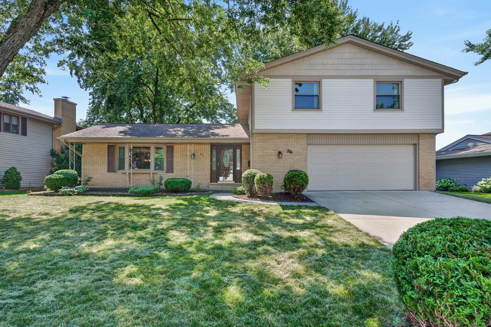 Property Photo:  