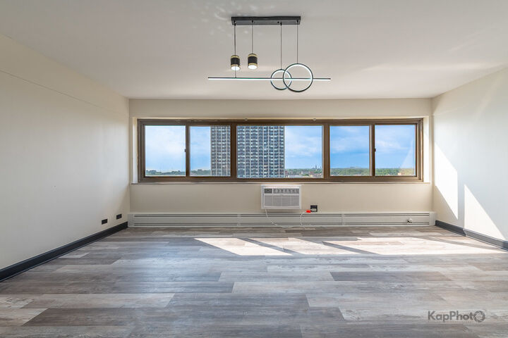Property Photo: 7337 S South Shore Drive 1231 IL 60649