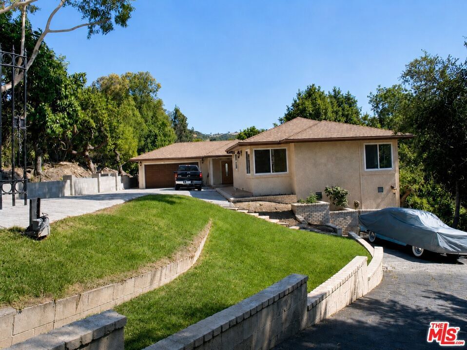 Property Photo: 2631 S Buenos Aires Drive CA 91724