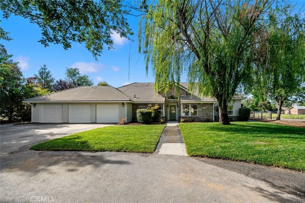Property Photo:  3371 Via Del Sueno  CA 93422 