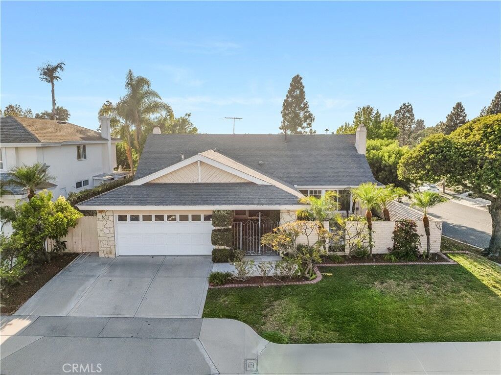 Property Photo: 2751 Canary Drive CA 92626