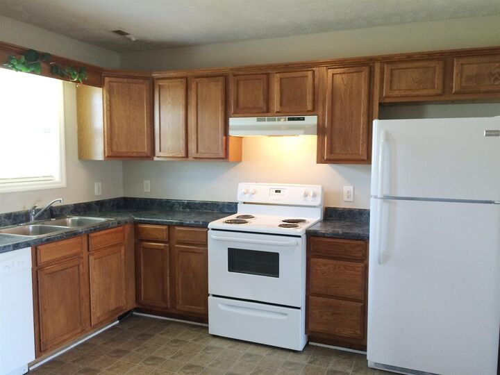 Property Photo:  302 Fairway Grn  TN 37160 