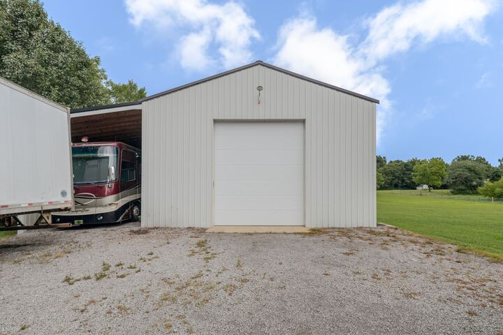 Property Photo:  131 Avalon Dr  TN 37160 