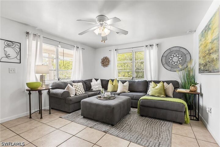 Property Photo: 2191 Thomasson Drive FL 34112
