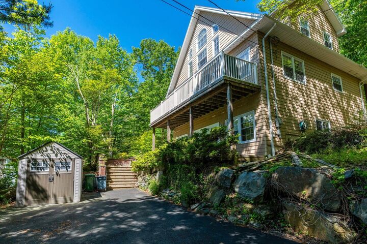 69 Meadowbrook Drive — photo 1