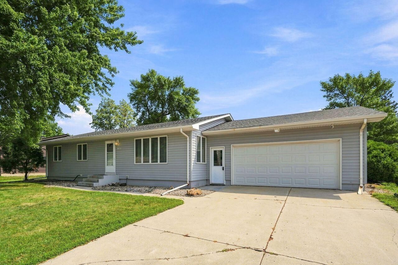 Property Photo:  551 6th Street E  MN 55342 