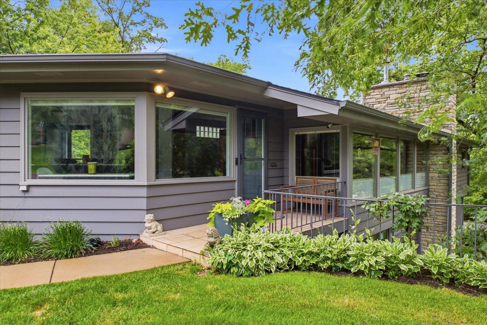 Property Photo: 301 Ardmore Drive MN 55422