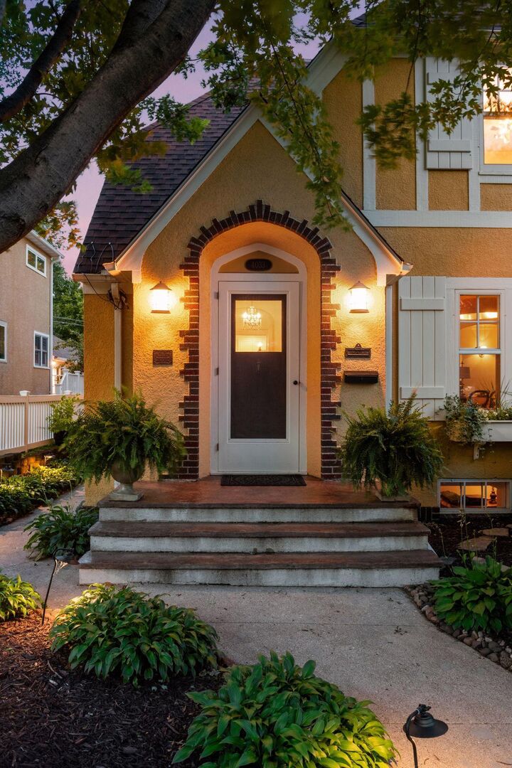 Property Photo:  4033 Ewing Avenue S  MN 55410 