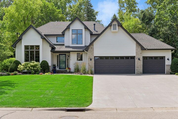 Property Photo: 13215 35th Avenue N MN 55441