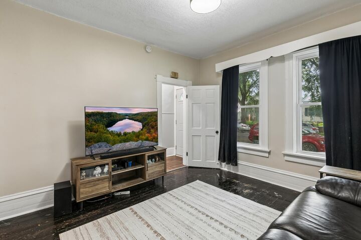 Property Photo:  663 Van Buren Avenue  MN 55104 