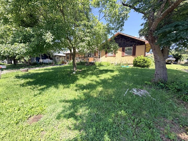 Property Photo:  205 E Herriman Street  MO 64601 