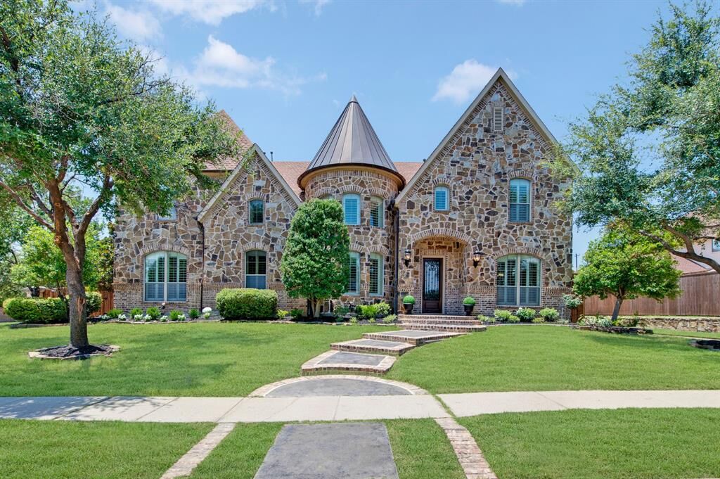 Property Photo:  5503 Summer Star Lane  TX 75036 